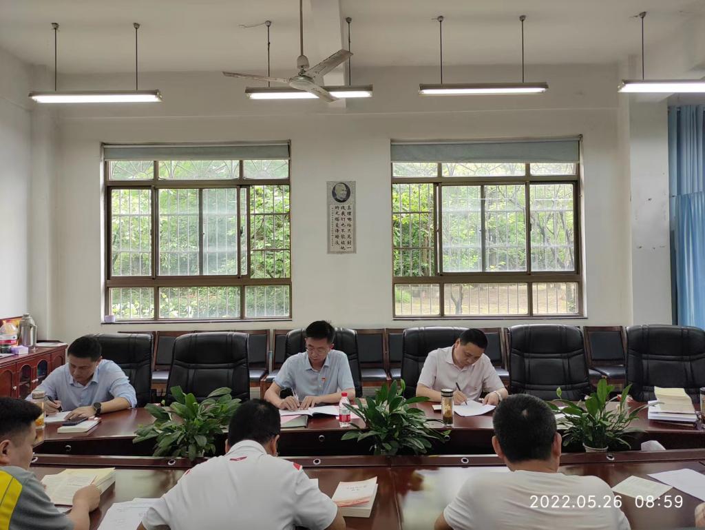 副董事长刘修海参加yl6809永利官网第二支部主题党日活动